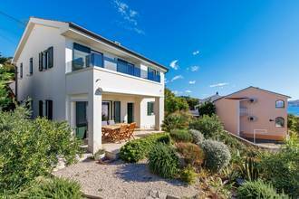 Thumbnail von Modernes Familienhaus mit wunderschönem Blick auf das Meer, Region Karlobag