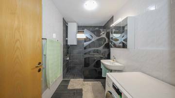 Thumbnail von Großzügige Gartenwohnung in zentraler Ruhelage