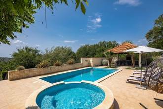 Thumbnail von Haus mit Swimmingpool in mediterraner, ruhiger Umgebung