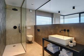 Thumbnail von Moderne Villa mit Pool und Dachterrasse