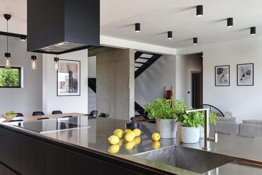 Thumbnail von Moderne Villa mit Pool und Dachterrasse