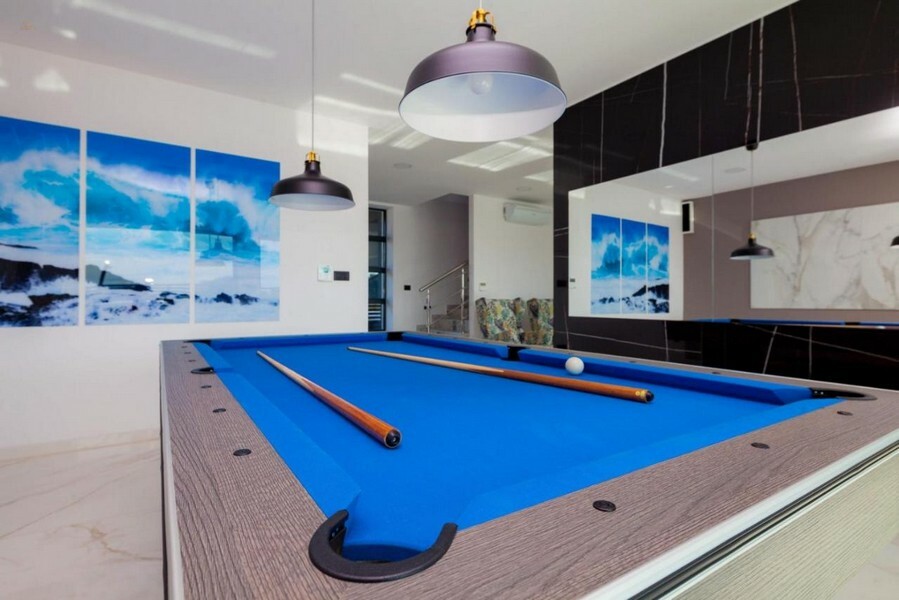 Thumbnail von Moderne Luxusvilla mit Swimmingpool und Meerblick, Region Pula