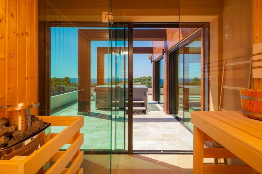 Thumbnail von Moderne Luxusvilla mit Swimmingpool und Meerblick, Region Pula