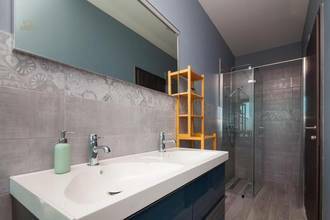 Thumbnail von Moderne Luxusvilla mit Swimmingpool und Meerblick, Region Pula