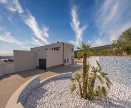 Thumbnail von Moderne Villa mit Pool nahe dem Meer