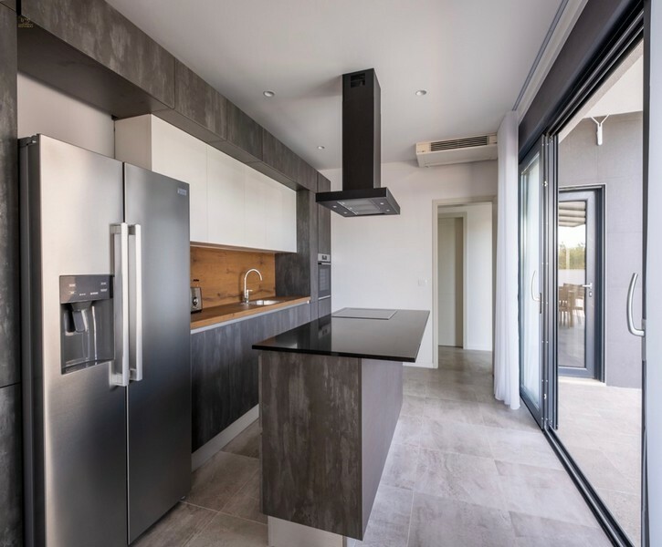 Thumbnail von Moderne Villa mit Pool nahe dem Meer