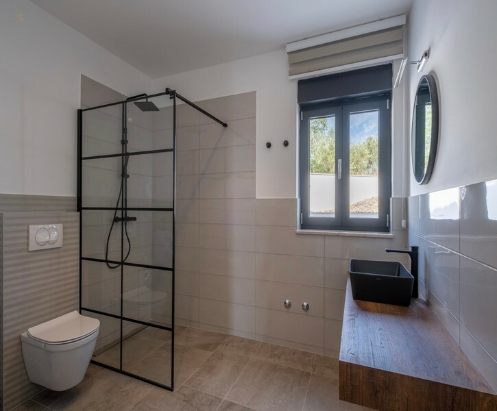 Thumbnail von Moderne Villa mit Pool nahe dem Meer