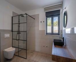 Thumbnail von Moderne Villa mit Pool nahe dem Meer