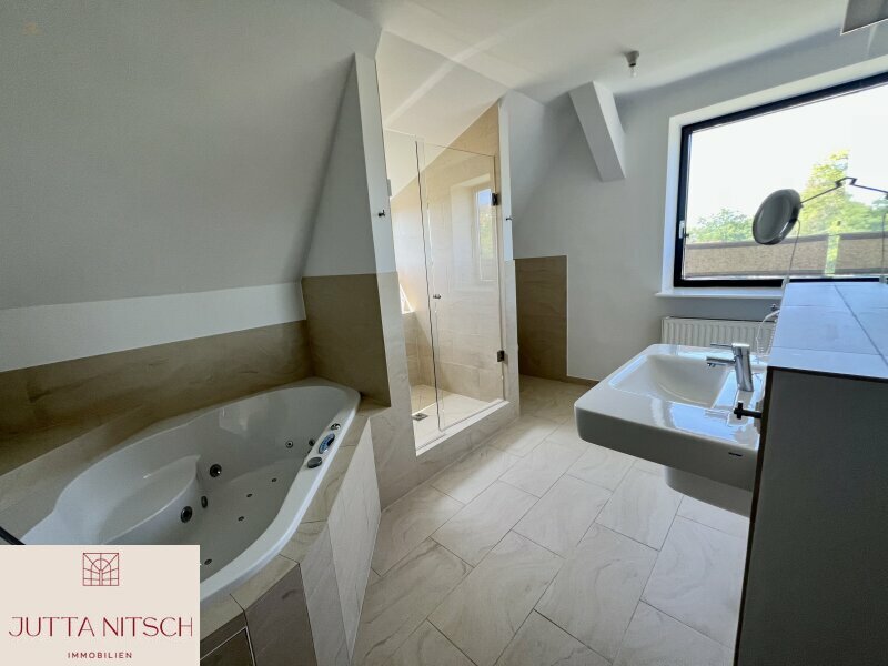 Thumbnail von Exquisites Terrassenhaus mit max. 3 Wohneinheiten in Eisenstadt, separates Baugrundstück – Ihr neues Zuhause mit Traumgarten, Naturpool und Weitblick!