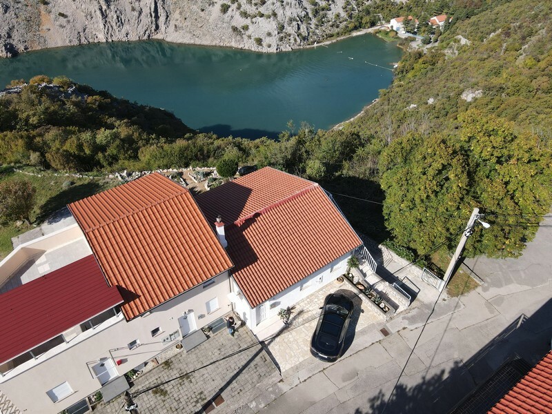 Doppelhaushälfte nahe dem Meeresufer