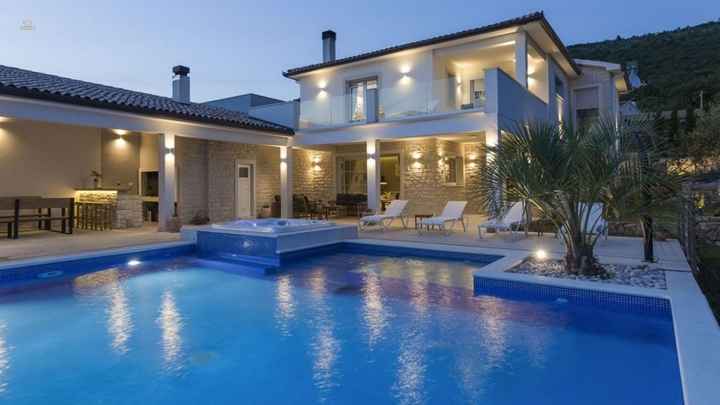 Villa mit Swimmingpool in ruhiger Lage, Region Labin