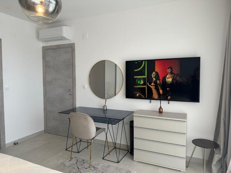 Thumbnail von Moderne Villa mit Pool und Meerblick