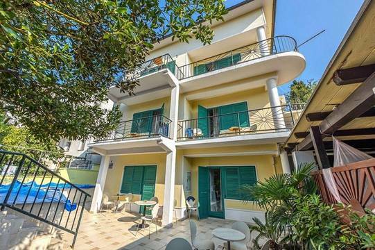 Pension mit Restaurant nahe dem Meer