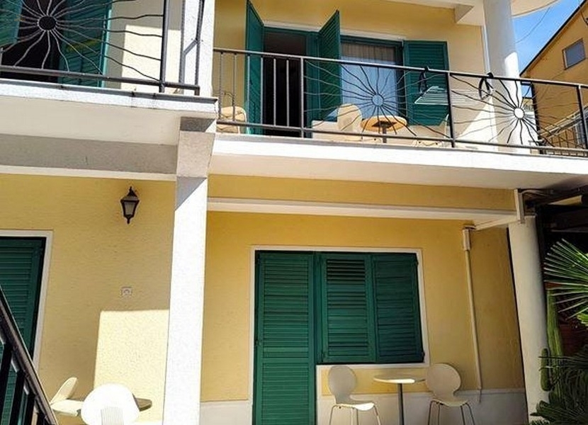 Thumbnail von Pension mit Restaurant nahe dem Meer