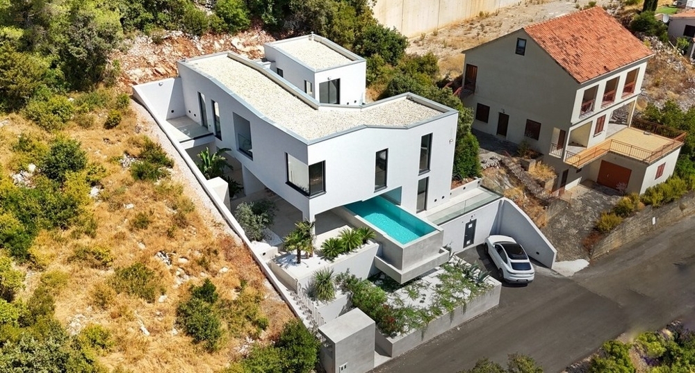Thumbnail von Moderne Neubau-Villa mit Infinity-Pool und Meerblick, Insel Korcula