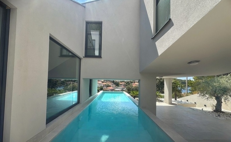 Thumbnail von Moderne Neubau-Villa mit Infinity-Pool und Meerblick, Insel Korcula