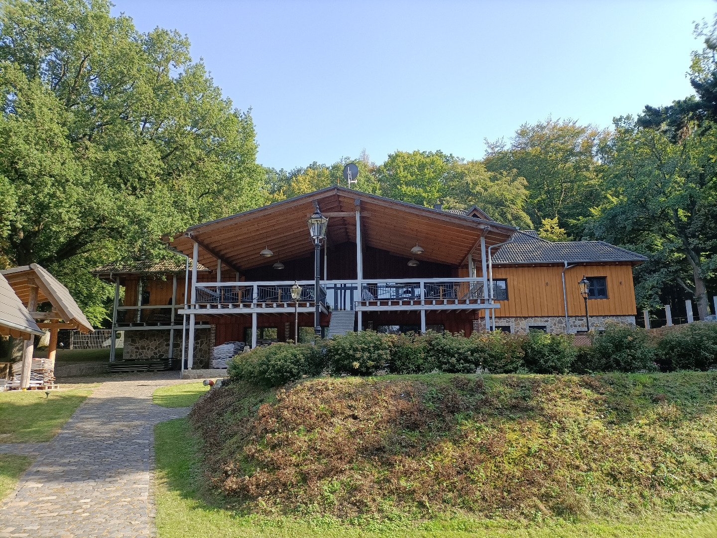 Thumbnail von Attraktive Gewerbeimmobilie mit großem Grundstück als Kapitalanlage oder zur Eigennutzung mit enormem Potential