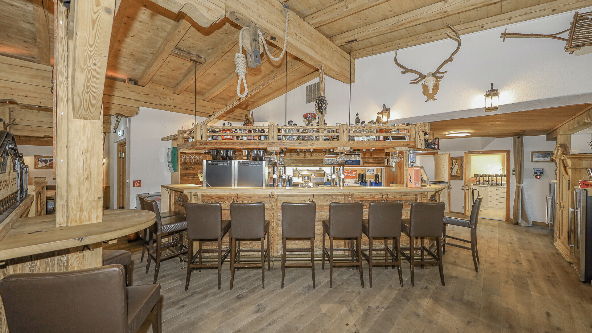 Thumbnail von Exklusiver Après-Ski & Gastgewerbebetrieb in Toplage an der Skipiste