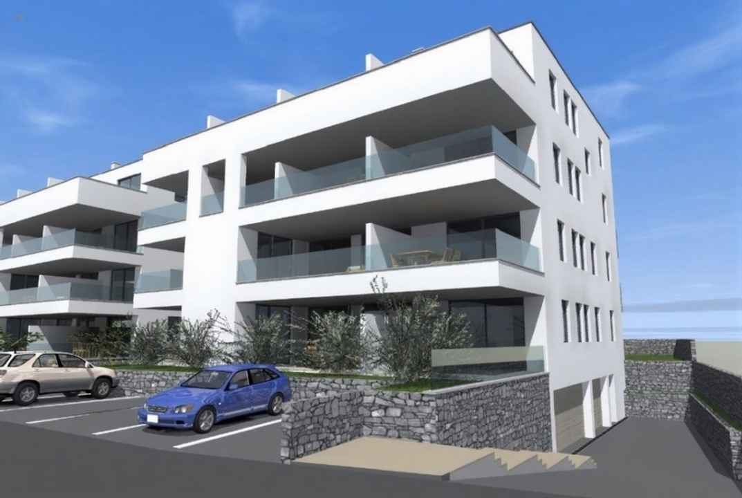 Moderne Neubauwohnungen nahe dem Meer