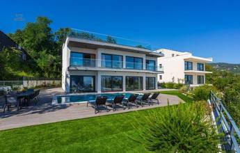 Thumbnail von プールとパノラマ海景色のあるモダンなヴィラ