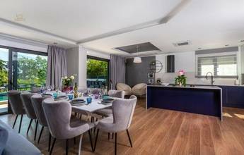 Thumbnail von プールとパノラマ海景色のあるモダンなヴィラ