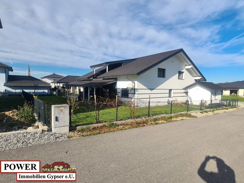 Thumbnail von Moderne 4-kamerwoningen in een mooie rustige omgeving!