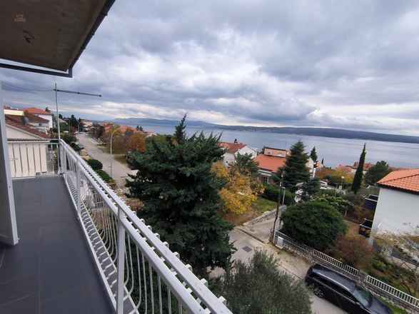 Möblierte Wohnung mit Blick auf das Meer