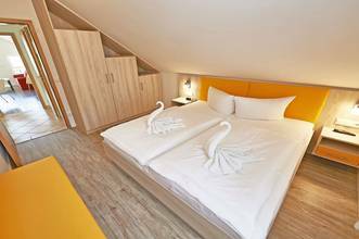 Thumbnail von Zwei-Raum-Wohnung mit Westbalkon in zentraler Lage