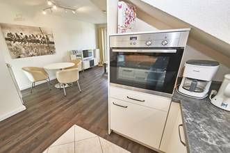 Thumbnail von Zwei-Raum-Wohnung mit Westbalkon in zentraler Lage