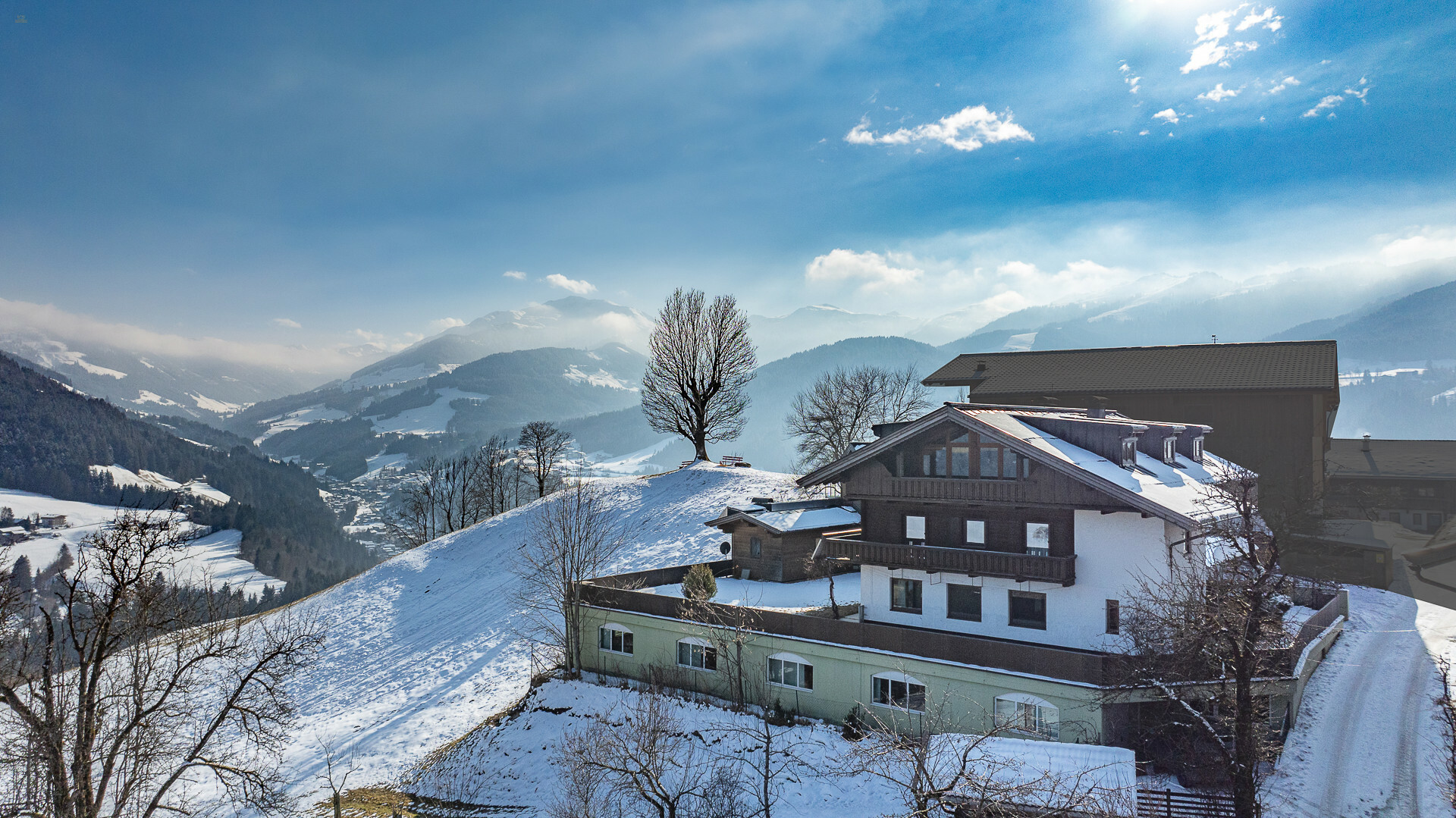 Estate with one of the largest private security facilities - between Innsbruck & Kitzbühel