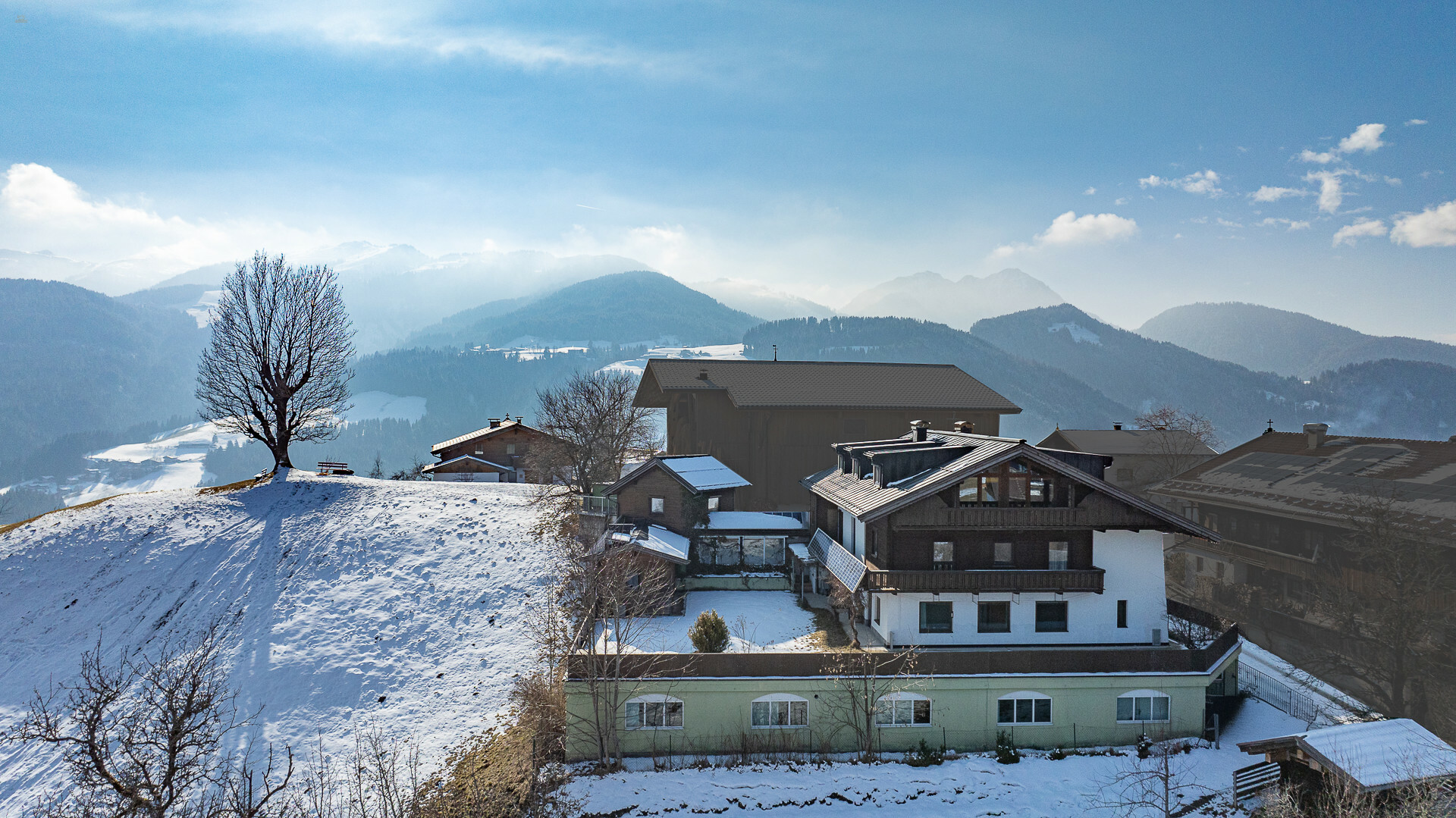 Thumbnail von インスブルックとキッツビュールの間に位置する、最大級の私設保護施設の一つを備えた邸宅