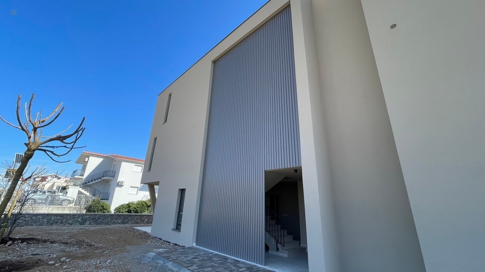 Thumbnail von Modernes Penthouse mit Blick auf das Meer