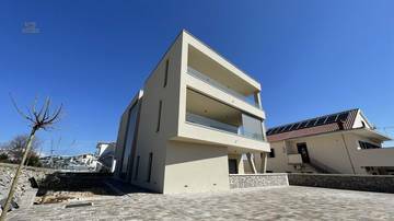 Thumbnail von Modernes Penthouse mit Blick auf das Meer