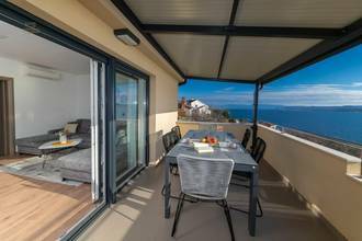 Thumbnail von Moderne Maisonettewohnung mit Panorama-Meerblick