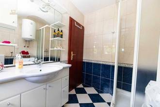 Thumbnail von Doppelhaushälfte mit drei Wohnungen in bevorzugter Lage