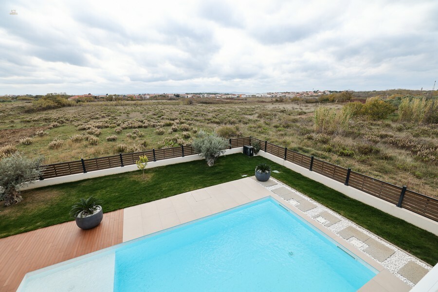 Thumbnail von Moderne Villa mit Pool