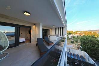 Thumbnail von Moderne Villa mit vier Wohnungen