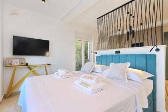 Thumbnail von Moderne Villa mit vier Wohnungen