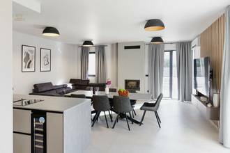 Thumbnail von Moderne Doppelhaushälfte mit Pool und Meerblick