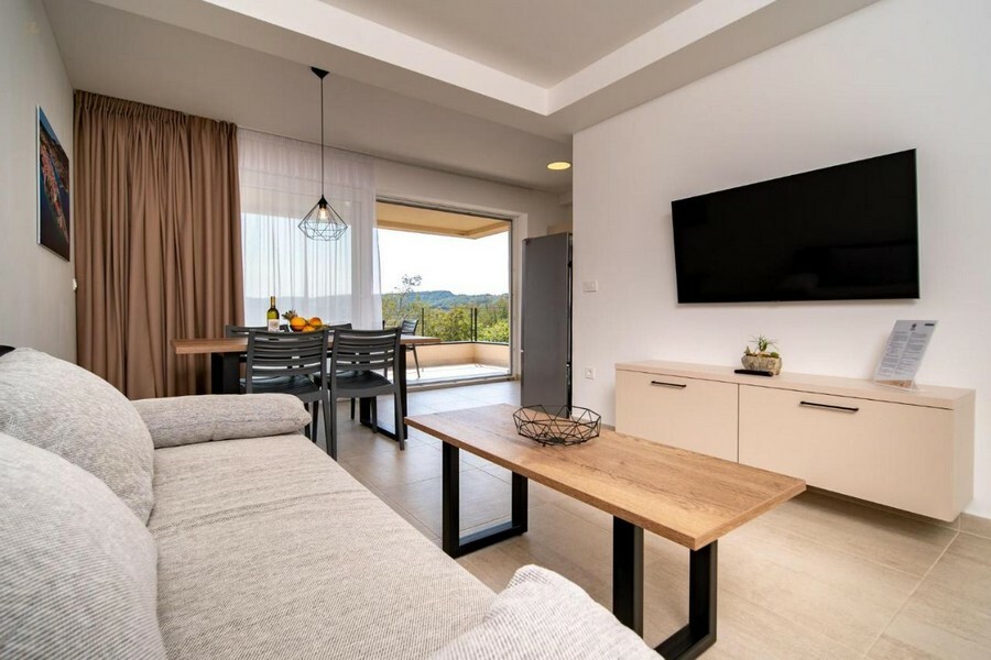 Thumbnail von Attraktive Villa mit 6 Appartements, Pool und Meerblick