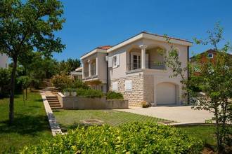 Villa mit Swimmingpool und Meerblick