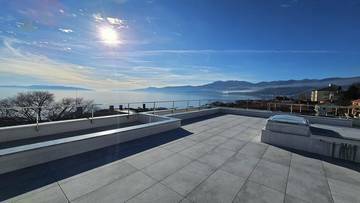 Thumbnail von Modernes Penthouse im Neubau mit Panorama-Meerblick