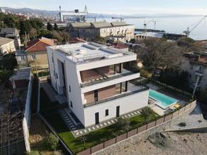 Thumbnail von Modernes Penthouse im Neubau mit Panorama-Meerblick