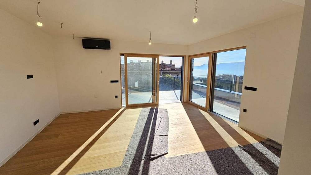 Thumbnail von Modernes Penthouse im Neubau mit Panorama-Meerblick