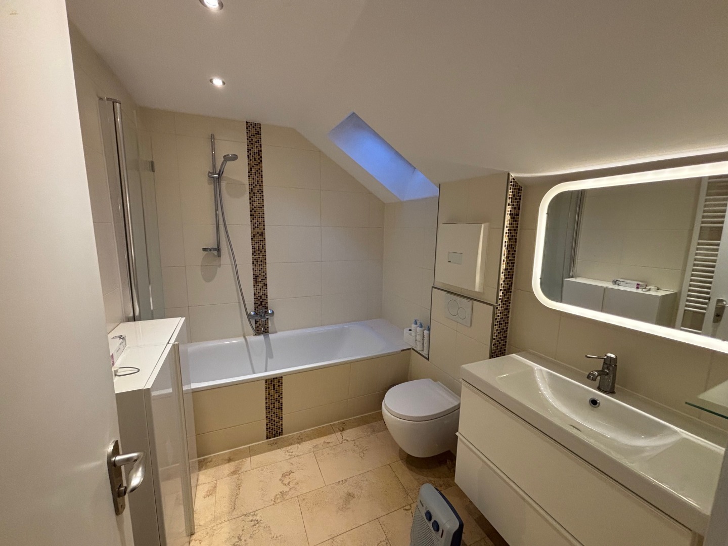 Thumbnail von Modernes Mehrgenerationenhaus in Top-Lage: Wohnen, Arbeiten und Investieren im Zentrum von Bad Tölz