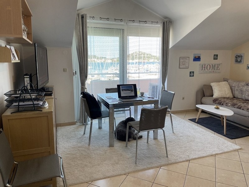 Thumbnail von Dachgeschosswohnung mit Blick auf den Hafen und das Meer