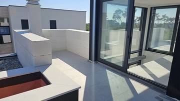 Thumbnail von Moderne Villa mit Pool und Dachterrasse