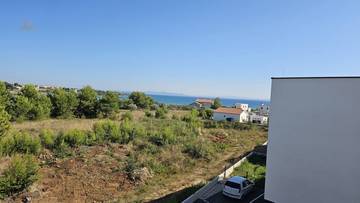 Thumbnail von Moderne Villa mit Pool und Dachterrasse