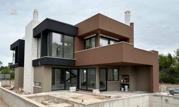 Thumbnail von Moderne Villa mit Pool und Dachterrasse