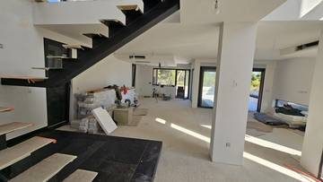Thumbnail von Moderne Villa mit Pool und Dachterrasse